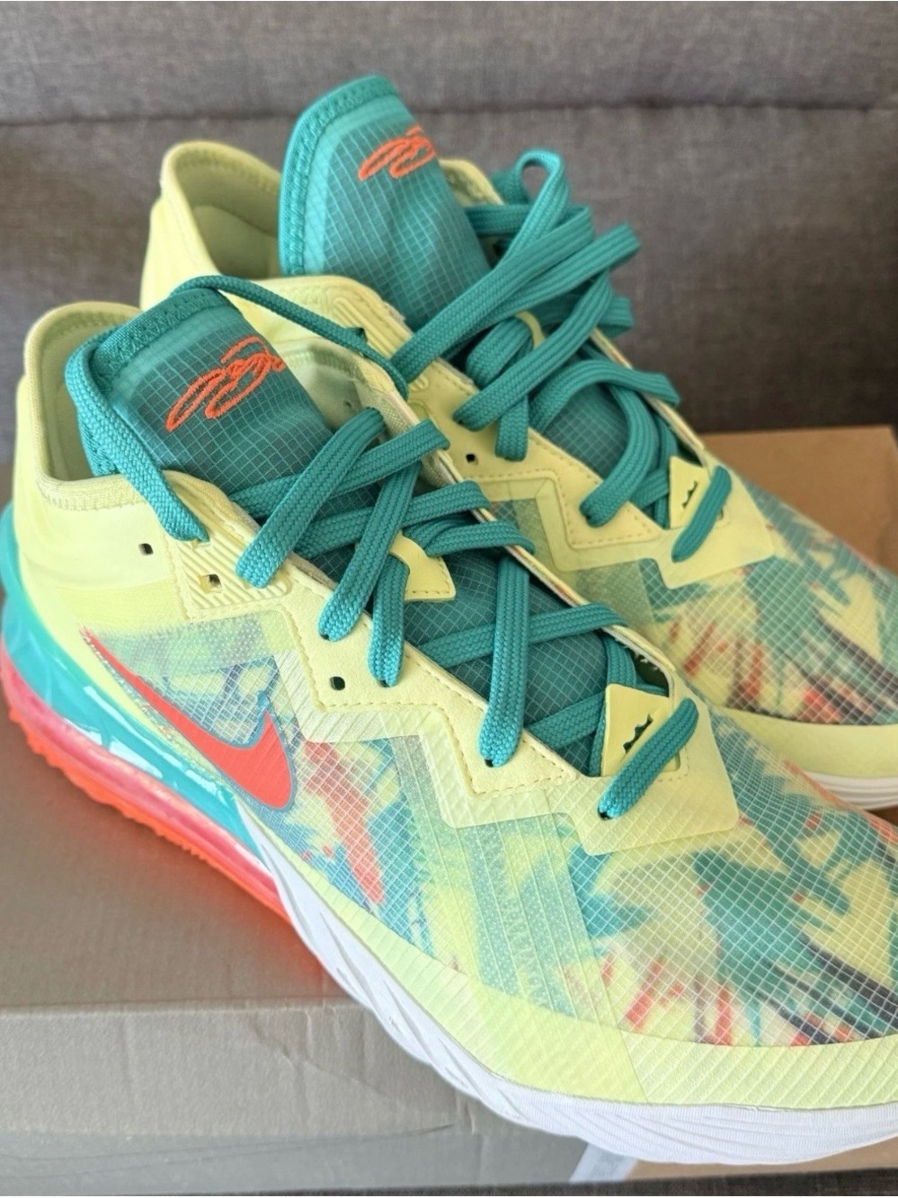 Size 10.5 - Nike LeBron 18 Low LeBronold Palmer